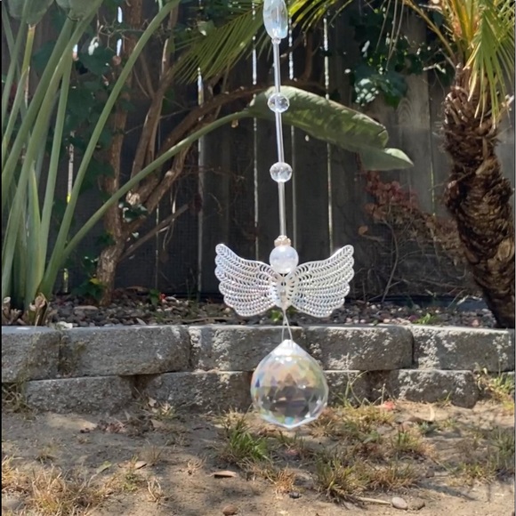 𝐴𝑛𝑔𝑒𝑙 𝑆𝑢𝑛𝑐𝑎𝑡𝑐ℎ𝑒𝑟 - Picture 2 of 9